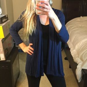 NWOT STRETCHY LIGHT WEIGHT CARDIGAN